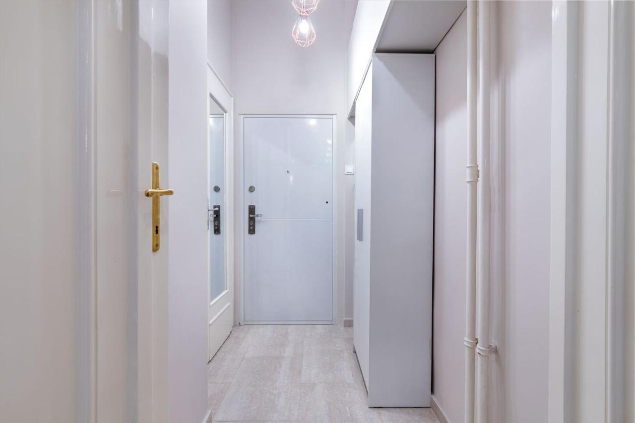 Economy Downtown Design Apartments - Free Parking - Balcony - Super Puplic Transport - Ac Budapest Esterno foto
