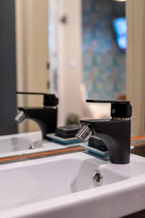 Economy Downtown Design Apartments - Free Parking - Balcony - Super Puplic Transport - Ac Budapest Esterno foto